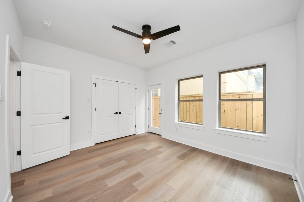 5630 Dolores Street - Photo 7