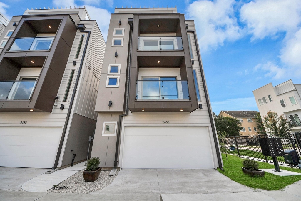 5630 Dolores Street - Photo 0