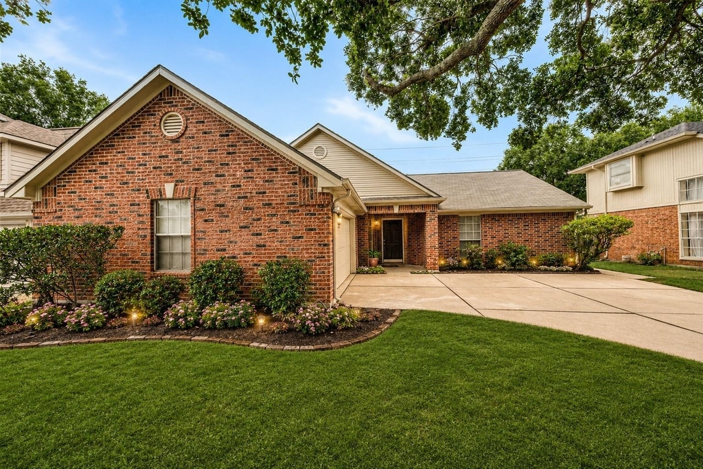 22319 Rangeview Drive - Photo 0