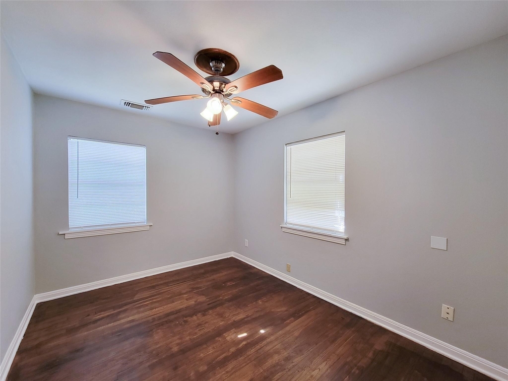 12422 Mylla Street - Photo 14