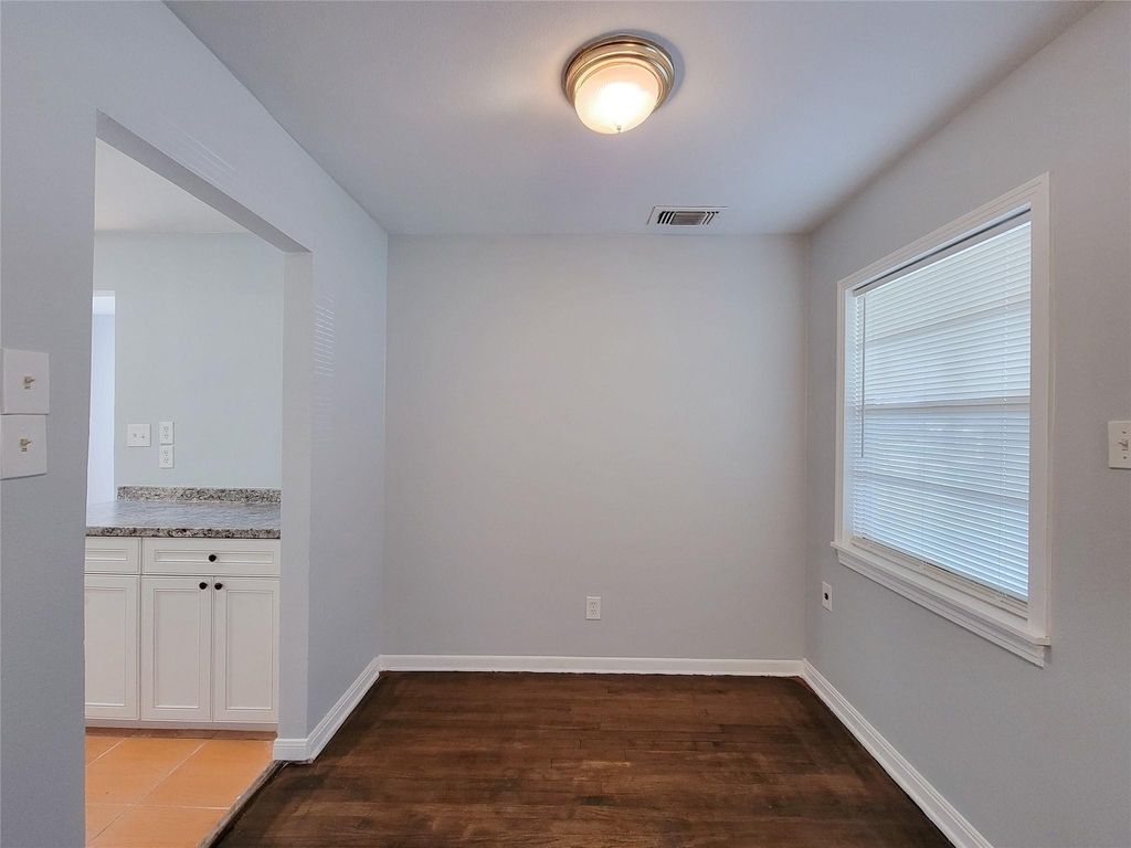 12422 Mylla Street - Photo 6