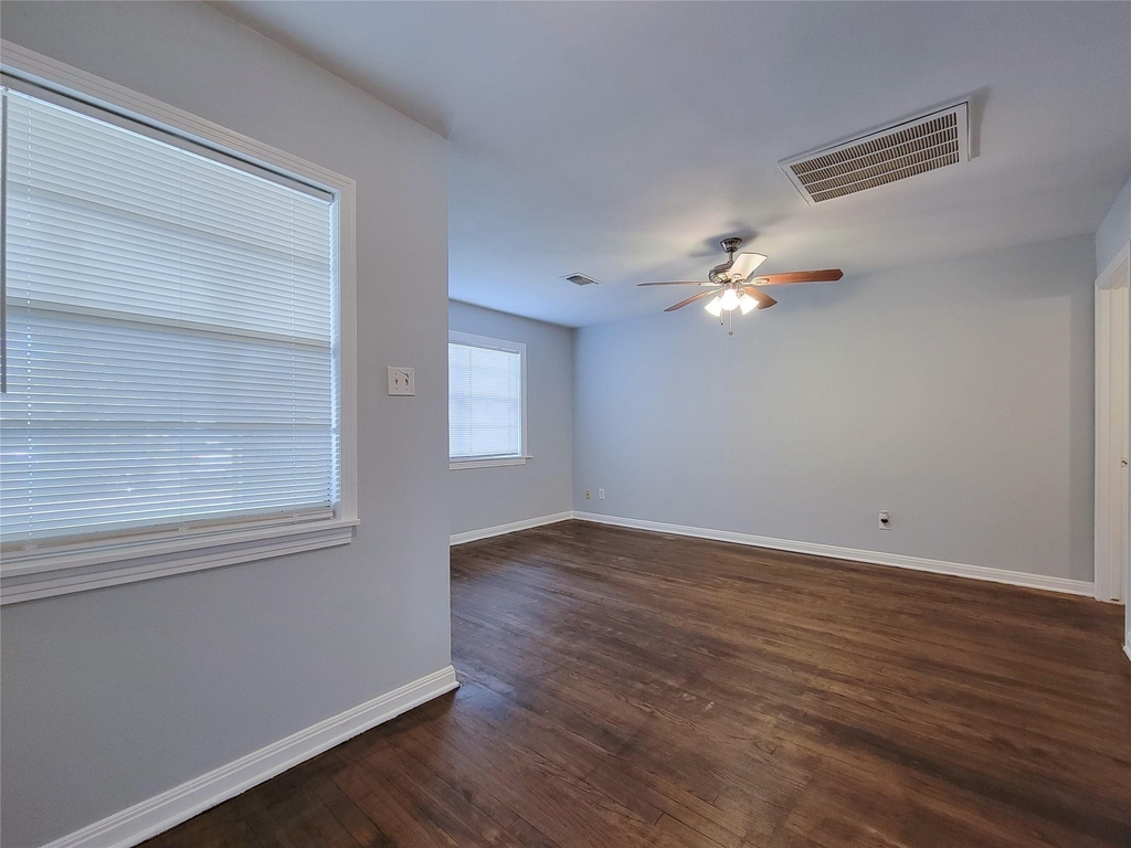 12422 Mylla Street - Photo 5