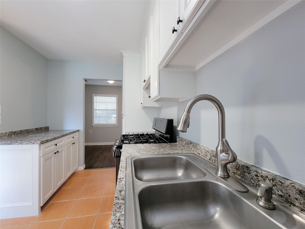 12422 Mylla Street - Photo 11