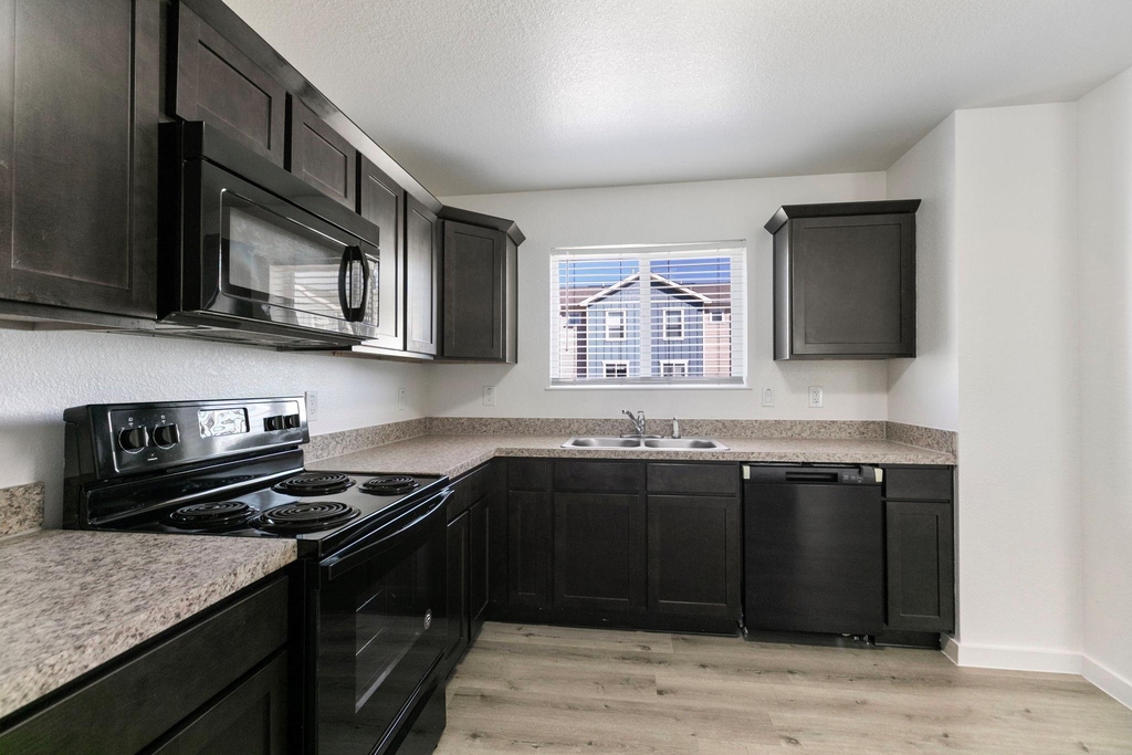 21155 Gosling Road - Photo 8