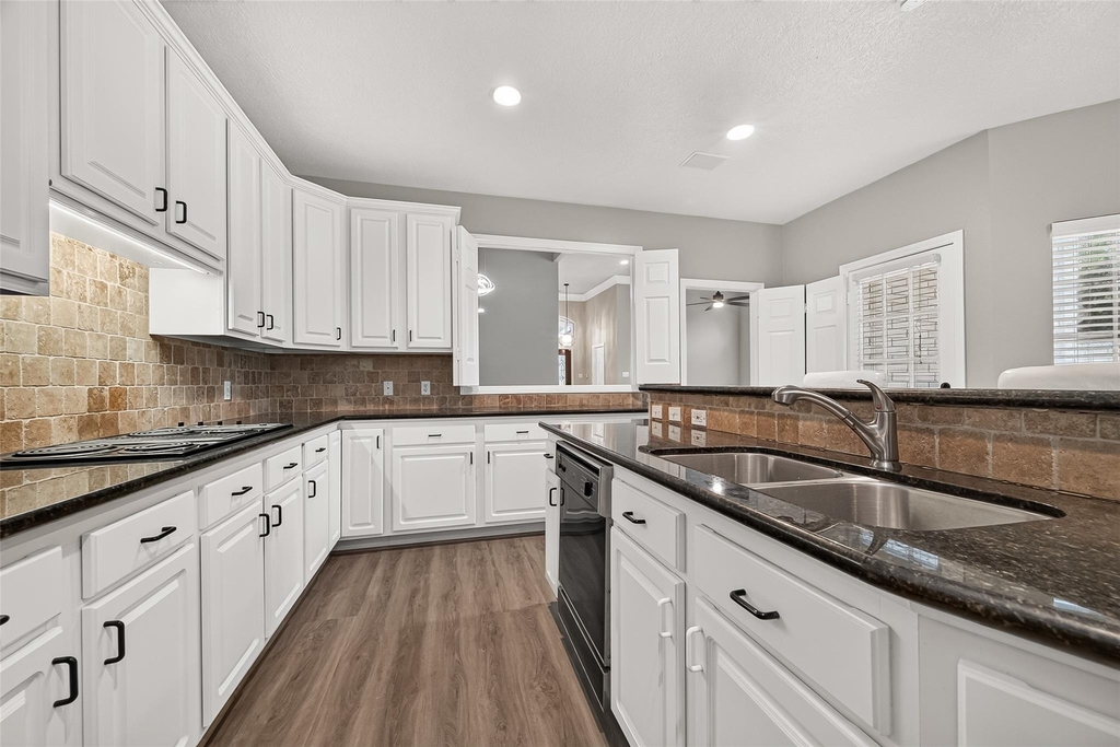 14303 Reissen Lane - Photo 20