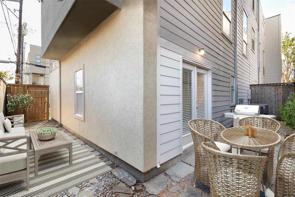 903 Roy Street - Photo 2