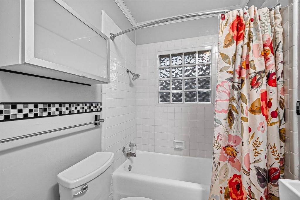 1758 Hawthorne Street - Photo 12