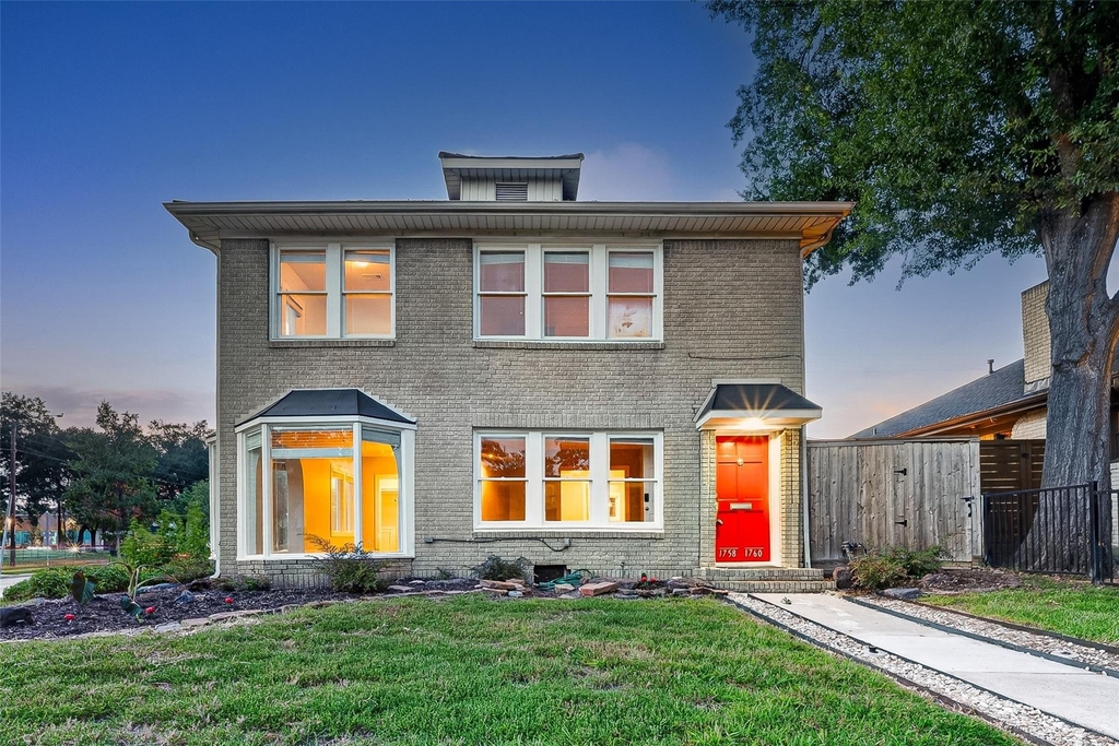 1758 Hawthorne Street - Photo 1