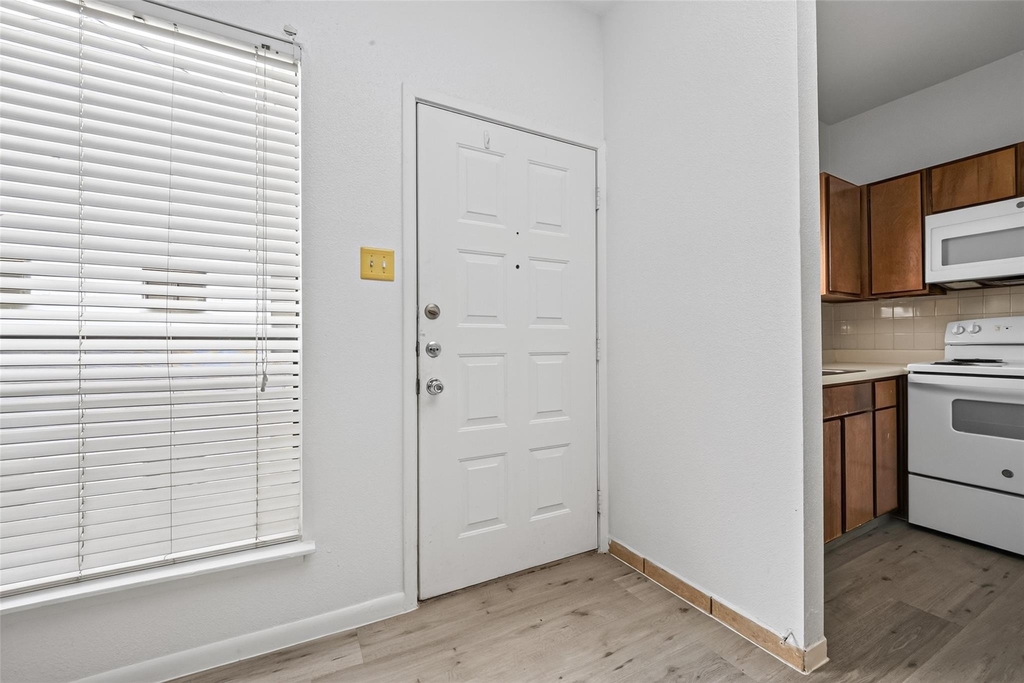 7901 Cambridge Street - Photo 5