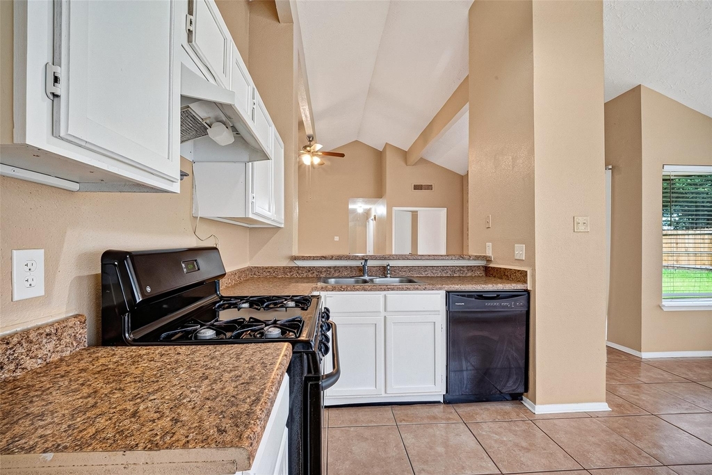 3010 Becket Street - Photo 10