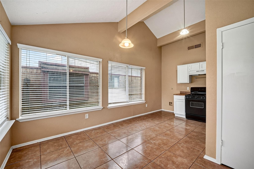 3010 Becket Street - Photo 7