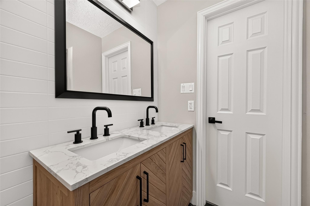19563 Loafers Lane - Photo 32