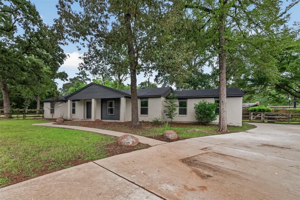 19563 Loafers Lane - Photo 1