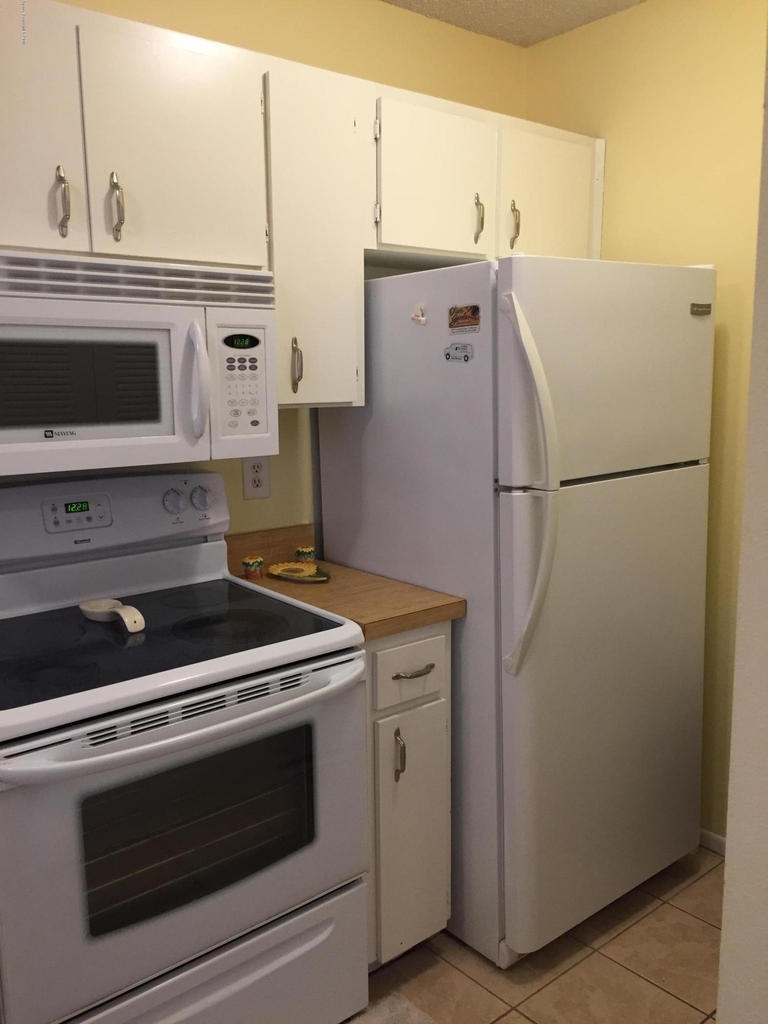 1011 Abada Court Ne - Photo 3