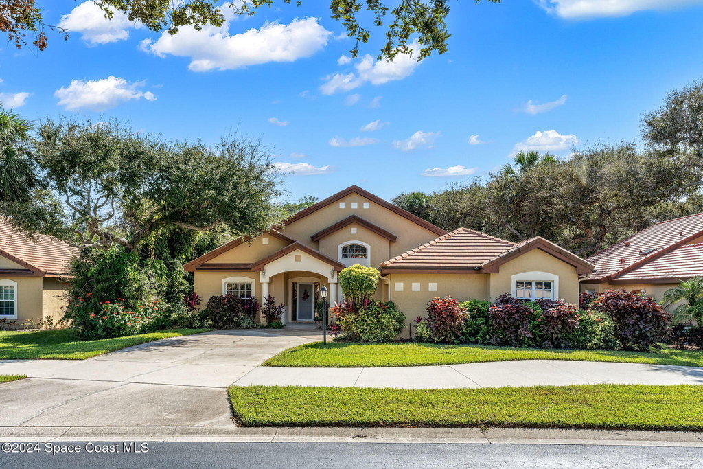 117 Caledonia Drive - Photo 0