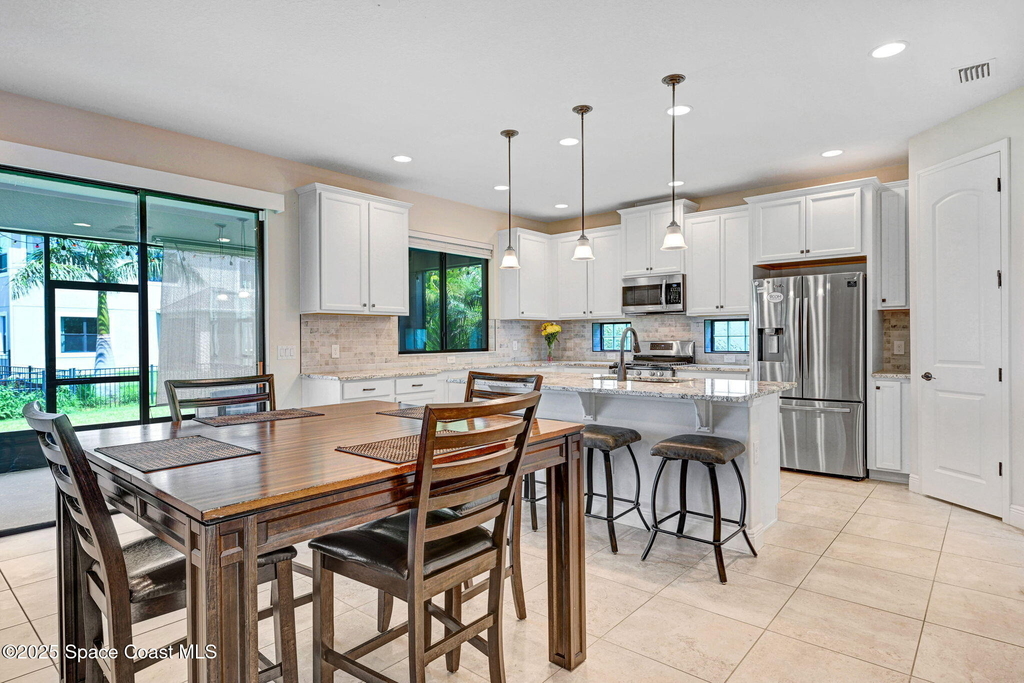 8212 Paragrass Avenue - Photo 8