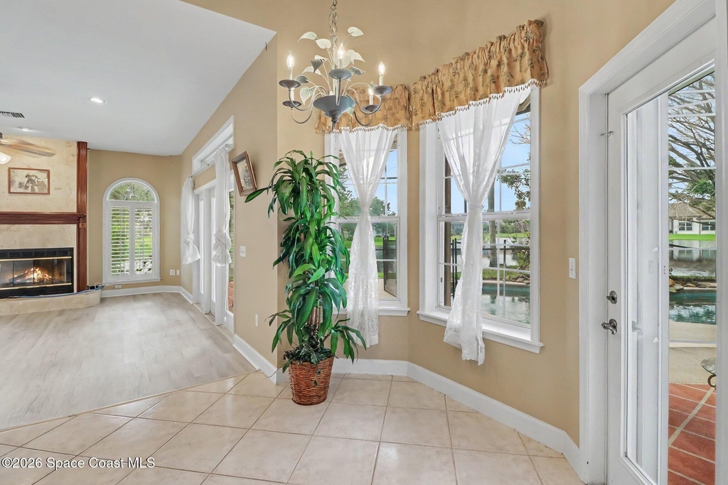 694 Palmer Way - Photo 5