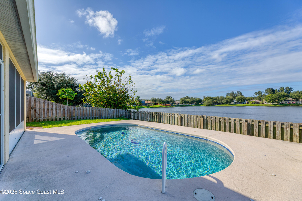 4540 Bellaluna Drive - Photo 2