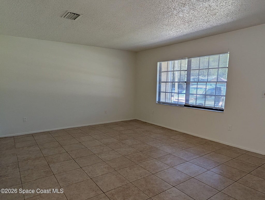 1257 Nw Lamplighter Drive Nw - Photo 3