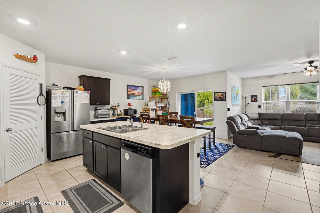 1563 Leeward Avenue Se - Photo 6
