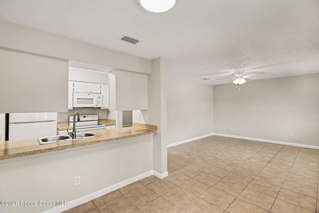 1580 South Street - Photo 4