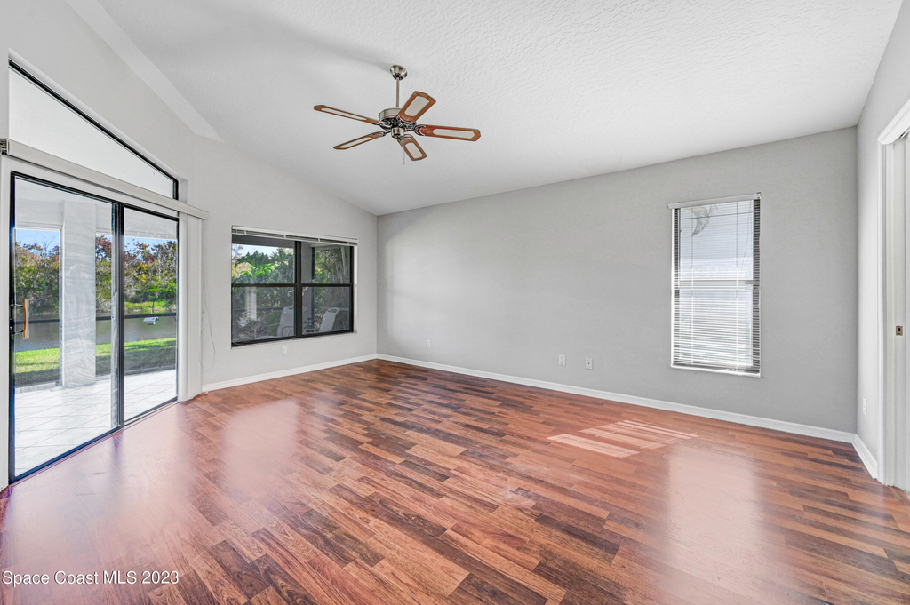 3643 Bluefield Avenue - Photo 18