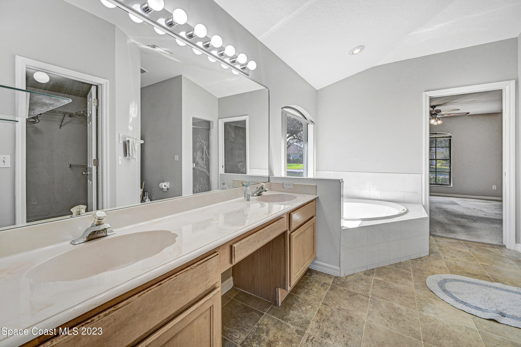 3643 Bluefield Avenue - Photo 20