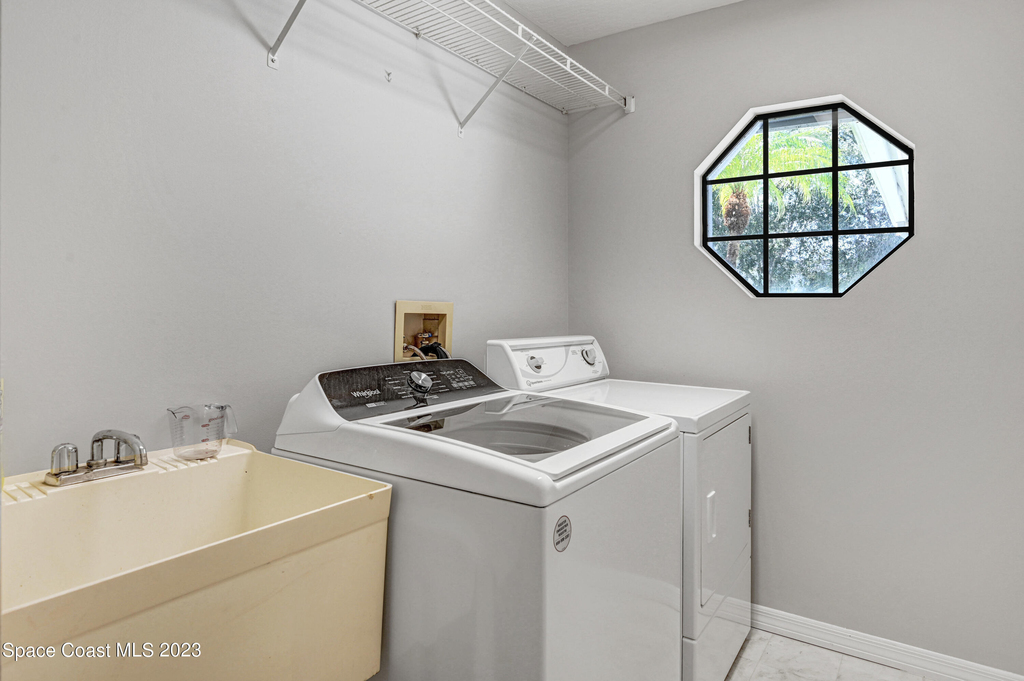 3643 Bluefield Avenue - Photo 29
