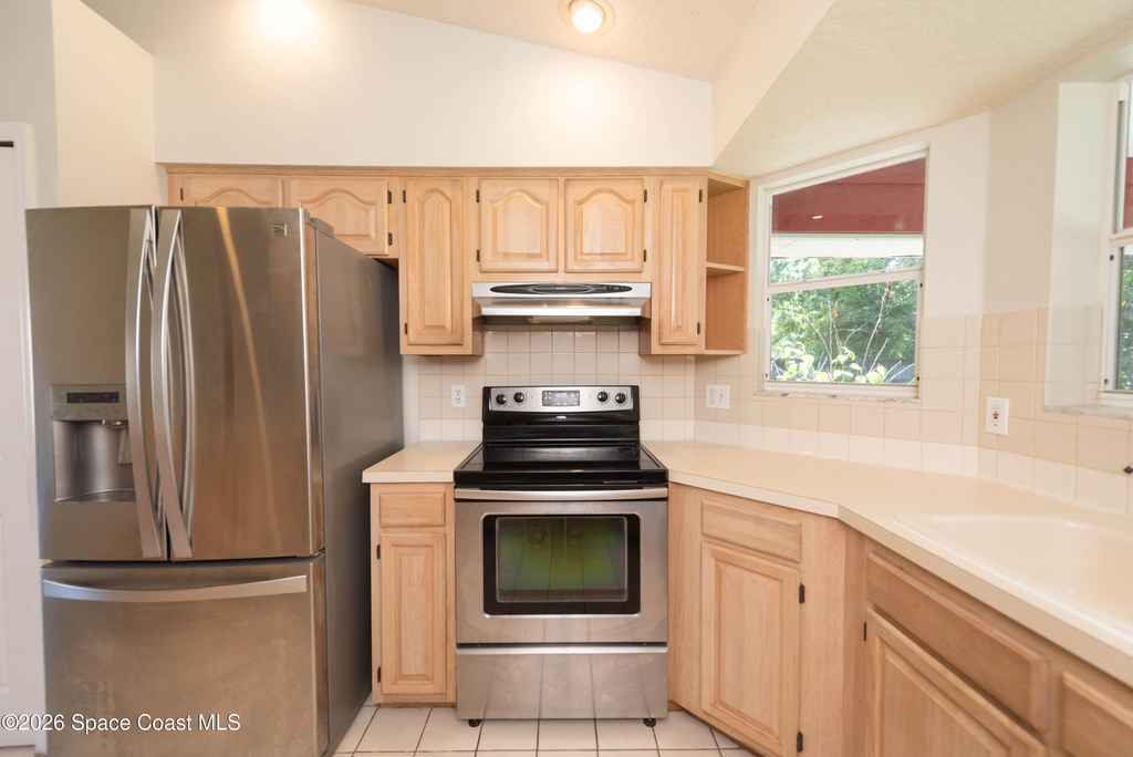 1236 Buffing Circle Se - Photo 8
