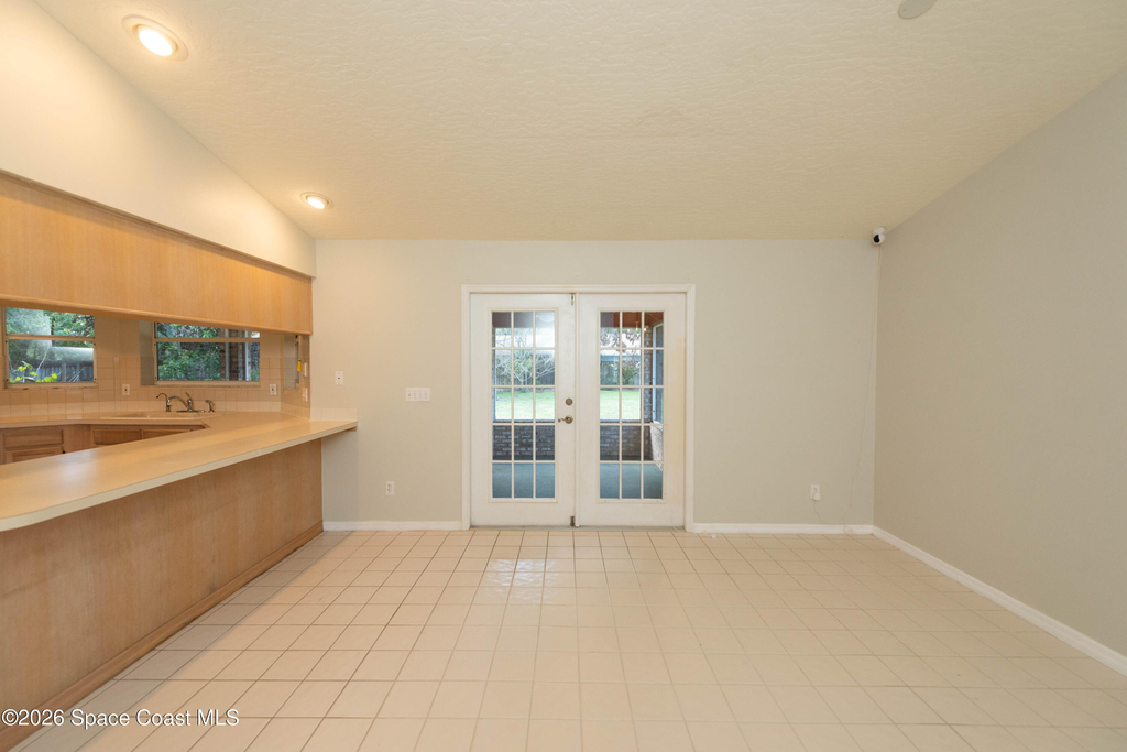 1236 Buffing Circle Se - Photo 16