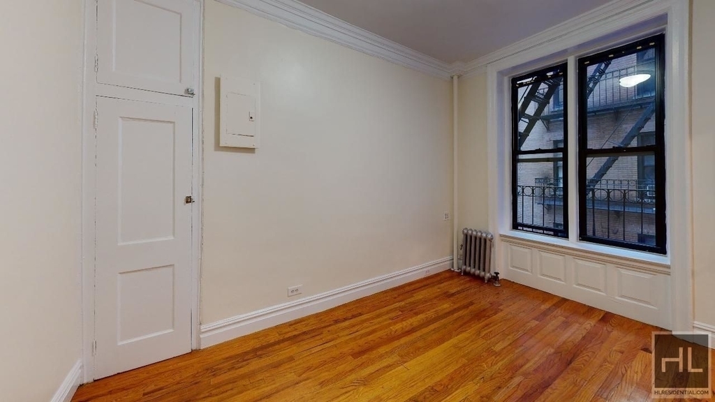 West 45 Street - Photo 0