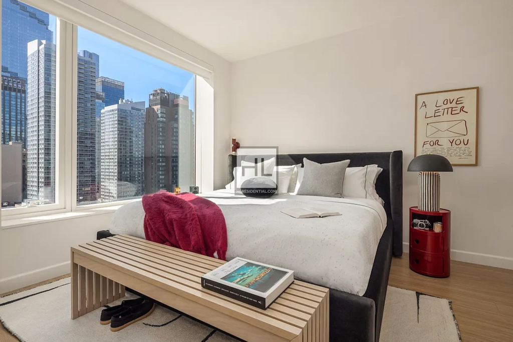 10th Avenue - Photo 2