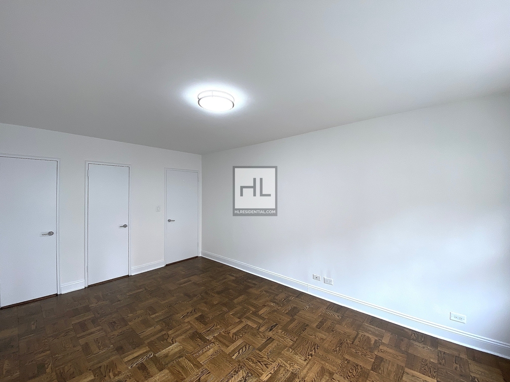 East 35th Street - Photo 2