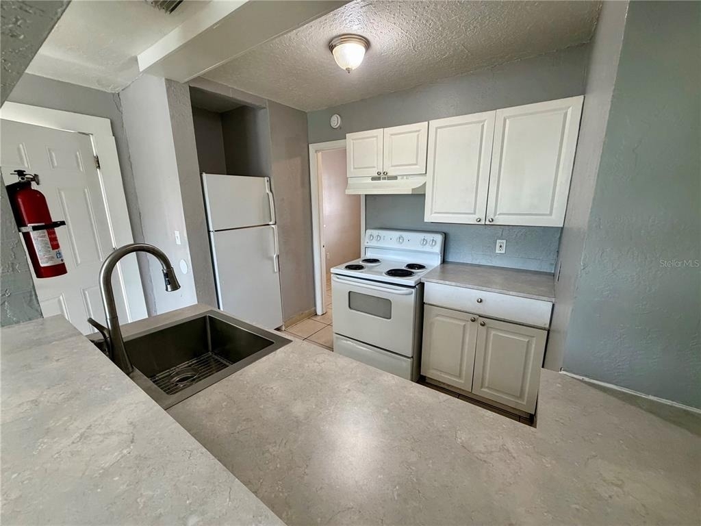 827 Paris Avenue S - Photo 2