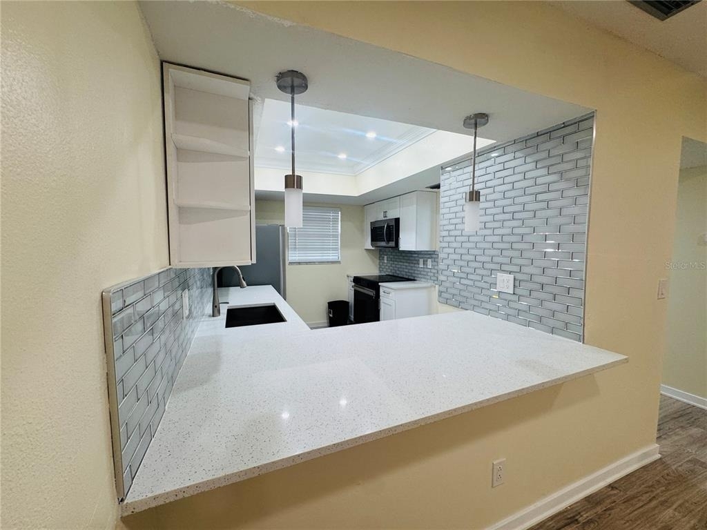 1750 Belleair Forest Drive - Photo 4