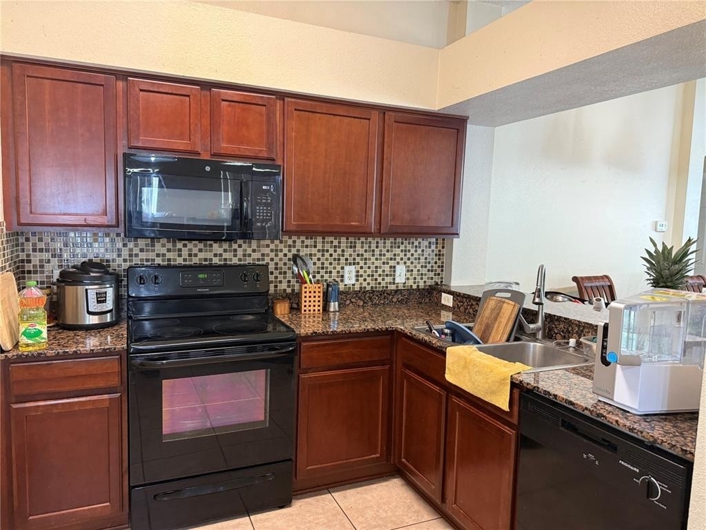 18250 Snowdonia Drive - Photo 2