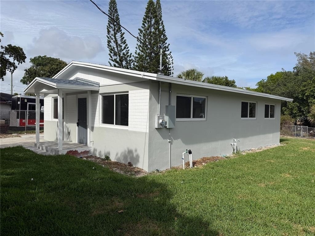 836 Sw 2nd Terrace - Photo 2