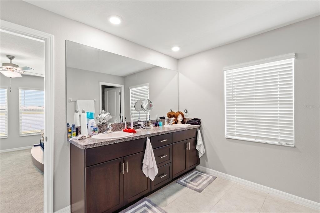 16561 Delia Street - Photo 18