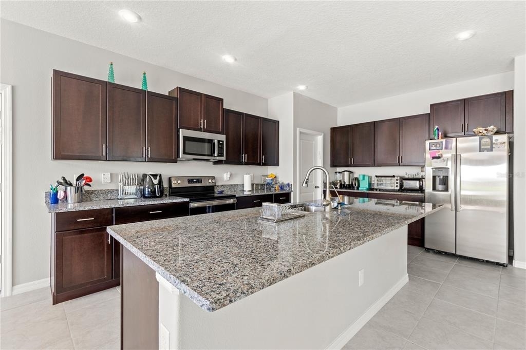 16561 Delia Street - Photo 5