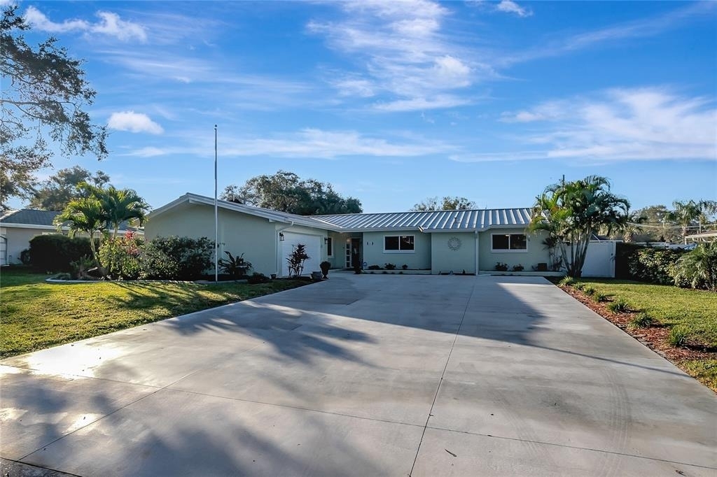 809 Jacaranda Drive - Photo 1