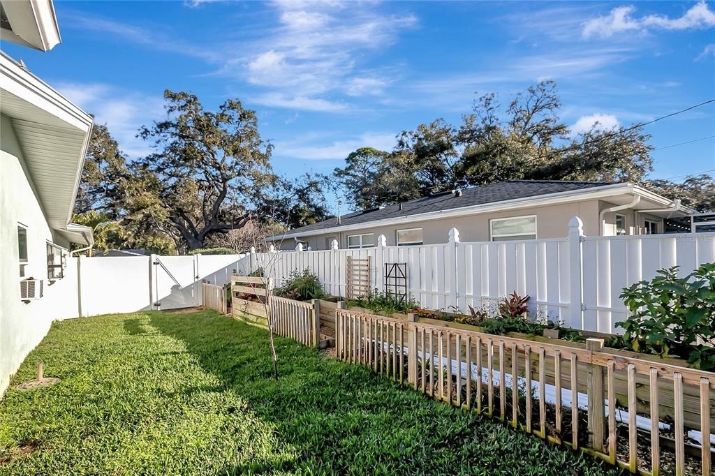809 Jacaranda Drive - Photo 15
