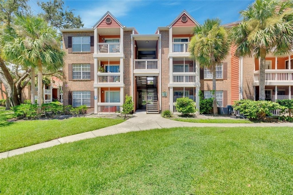 10200 Gandy Boulevard N - Photo 1