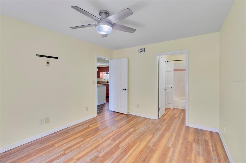 10200 Gandy Boulevard N - Photo 10