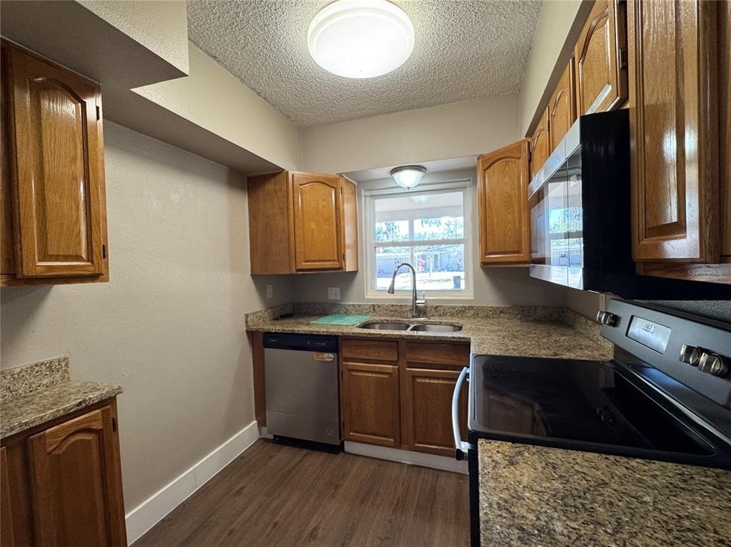 310 Longwood Drive - Photo 7