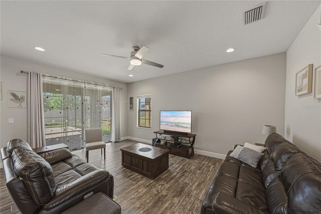 14633 Red Castle Avenue - Photo 13