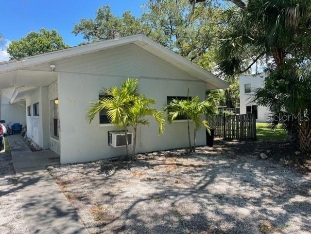 419 Pineapple Street - Photo 0