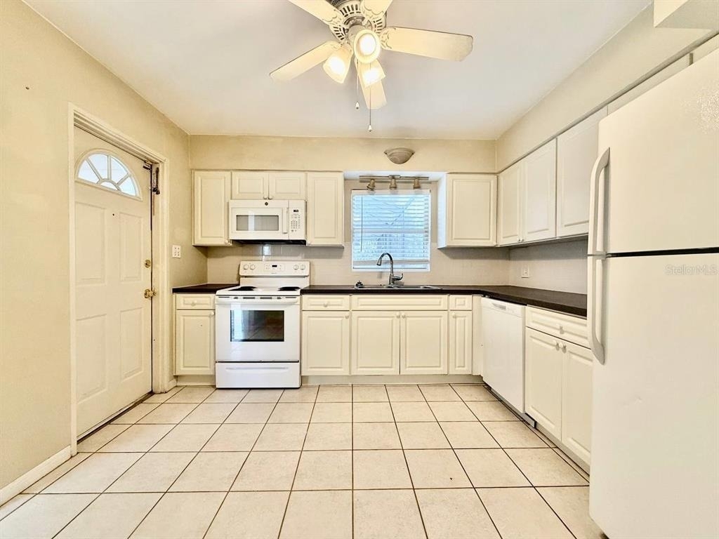 4201 Benson Avenue N - Photo 8
