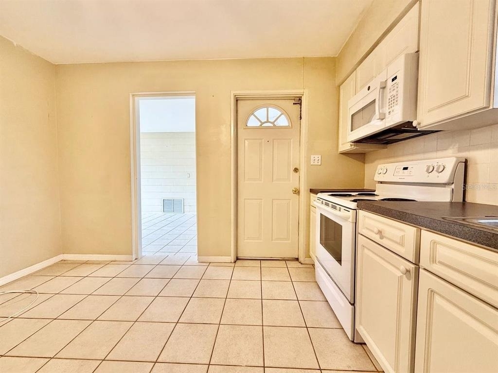 4201 Benson Avenue N - Photo 10