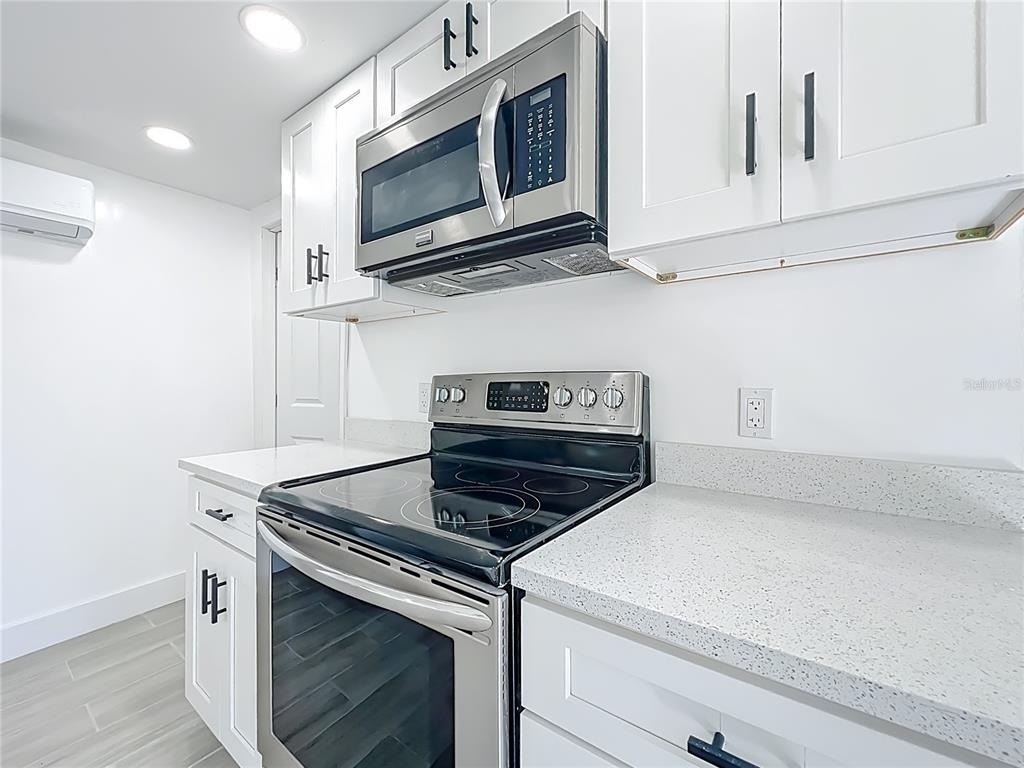 6920 Delano Avenue - Photo 10