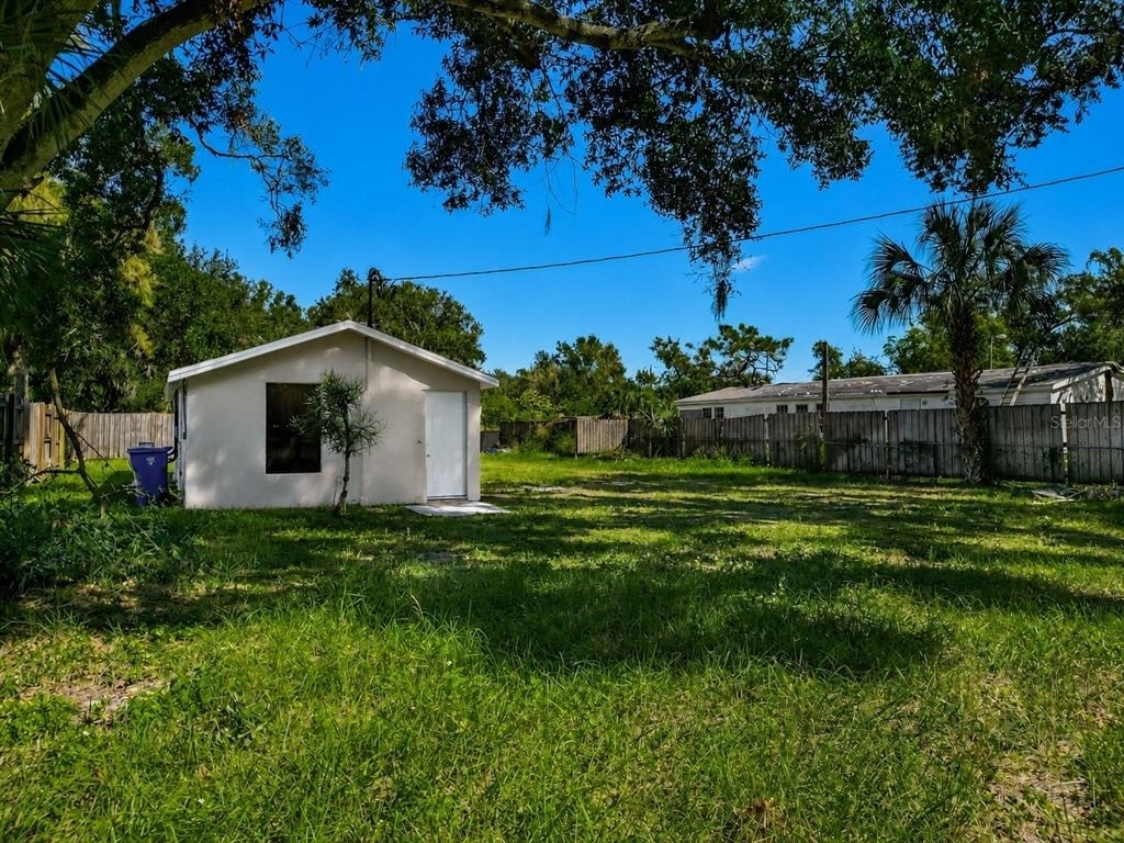 6920 Delano Avenue - Photo 2